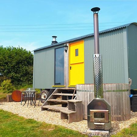 Kidwelly Glamping Hotel Exterior photo